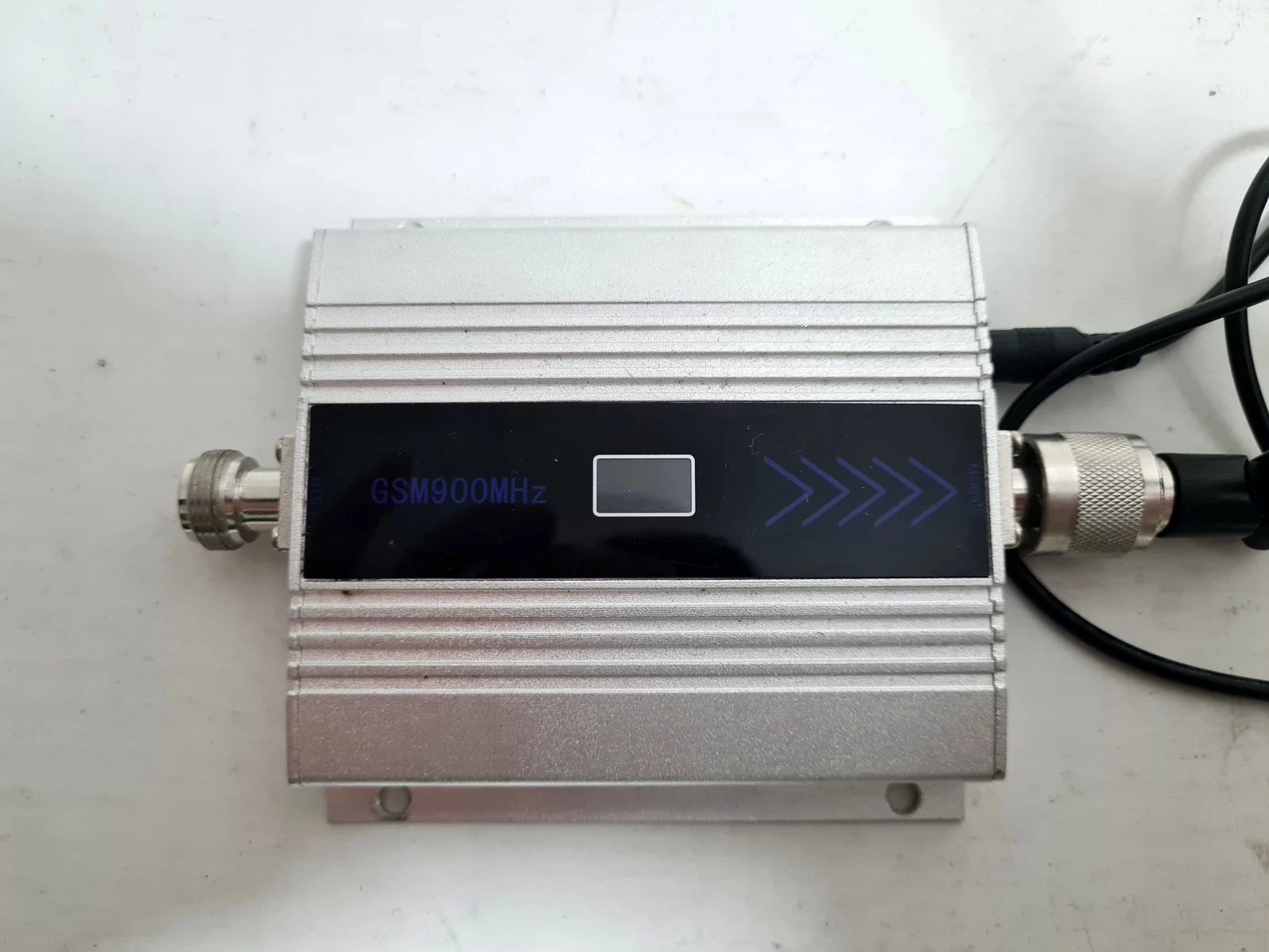 wzmacniacz-zasiegu-sygnalu-gsm-900-mhz-stan-uzywany