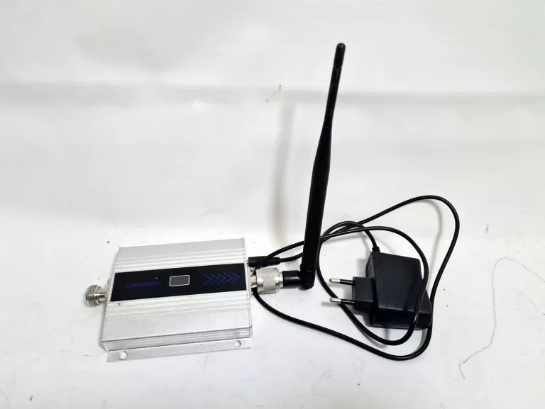 WZMACNIACZ ZASIĘGU SYGNAŁU GSM 900 MHZ