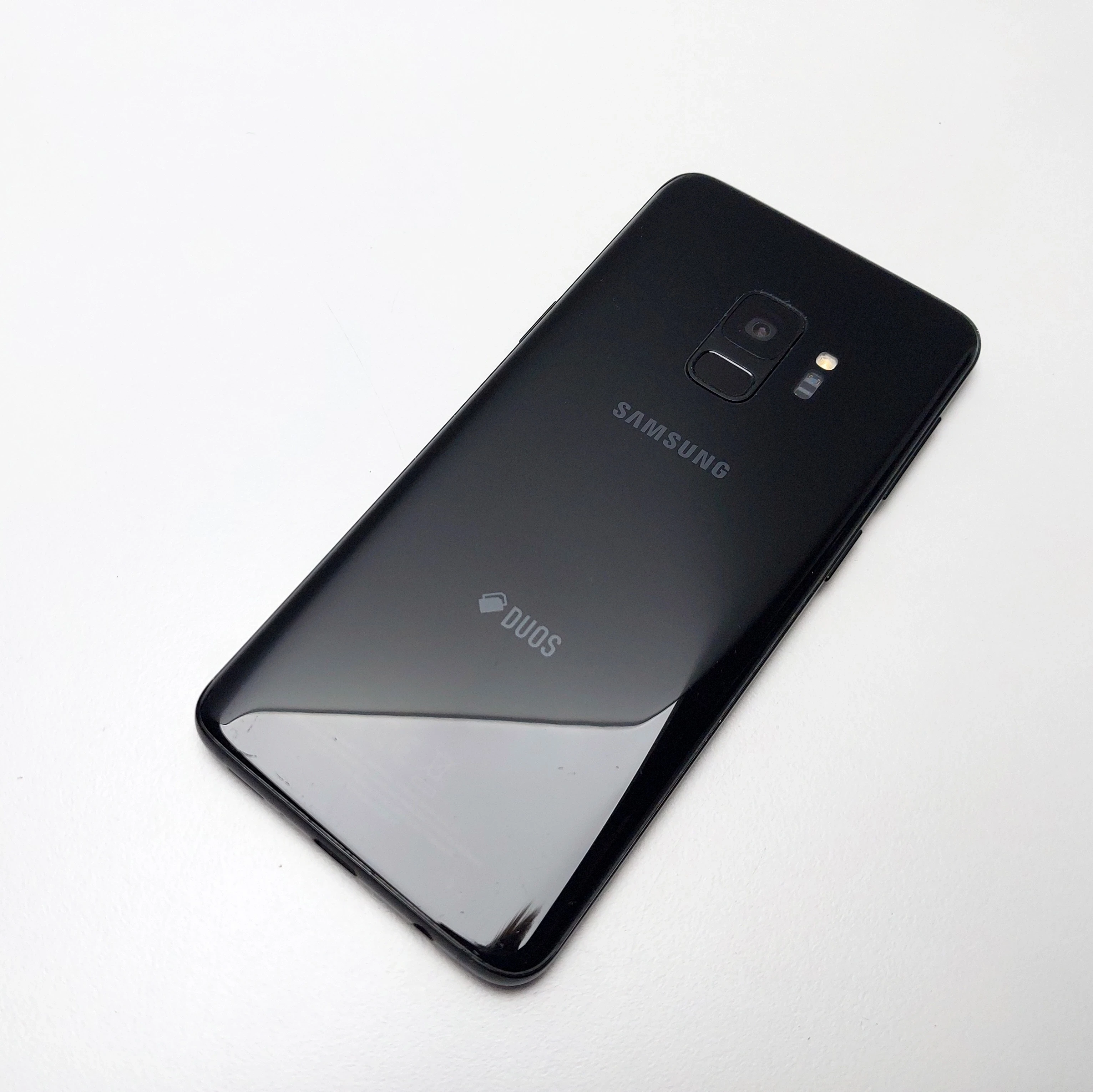 telefon-samsung-galaxy-s9-464gb-kod-producenta-sm-g960fzkdxeo