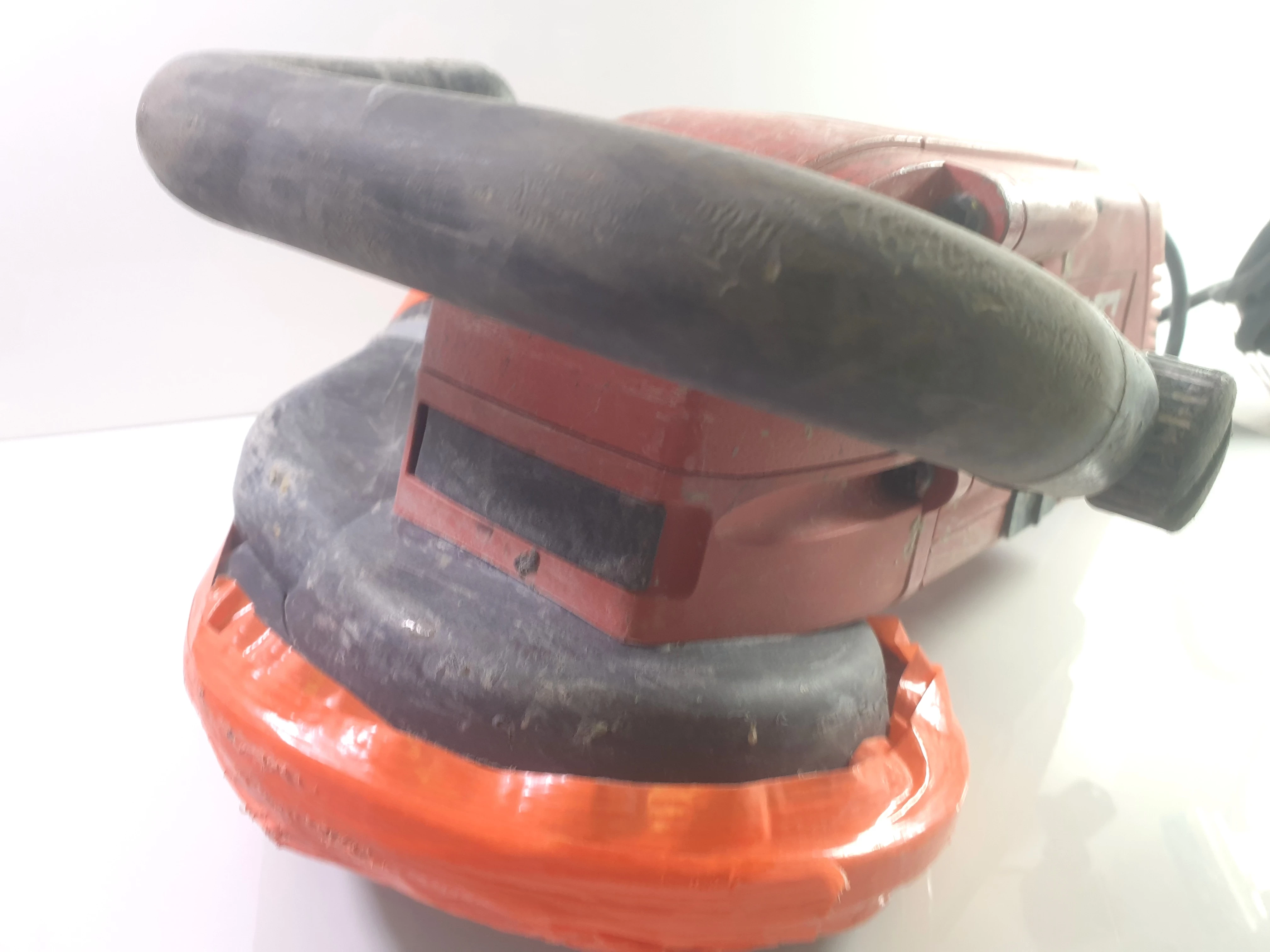 szlifierka-do-betonu-hilti-dg150-z-przetwornica-marka-hilti