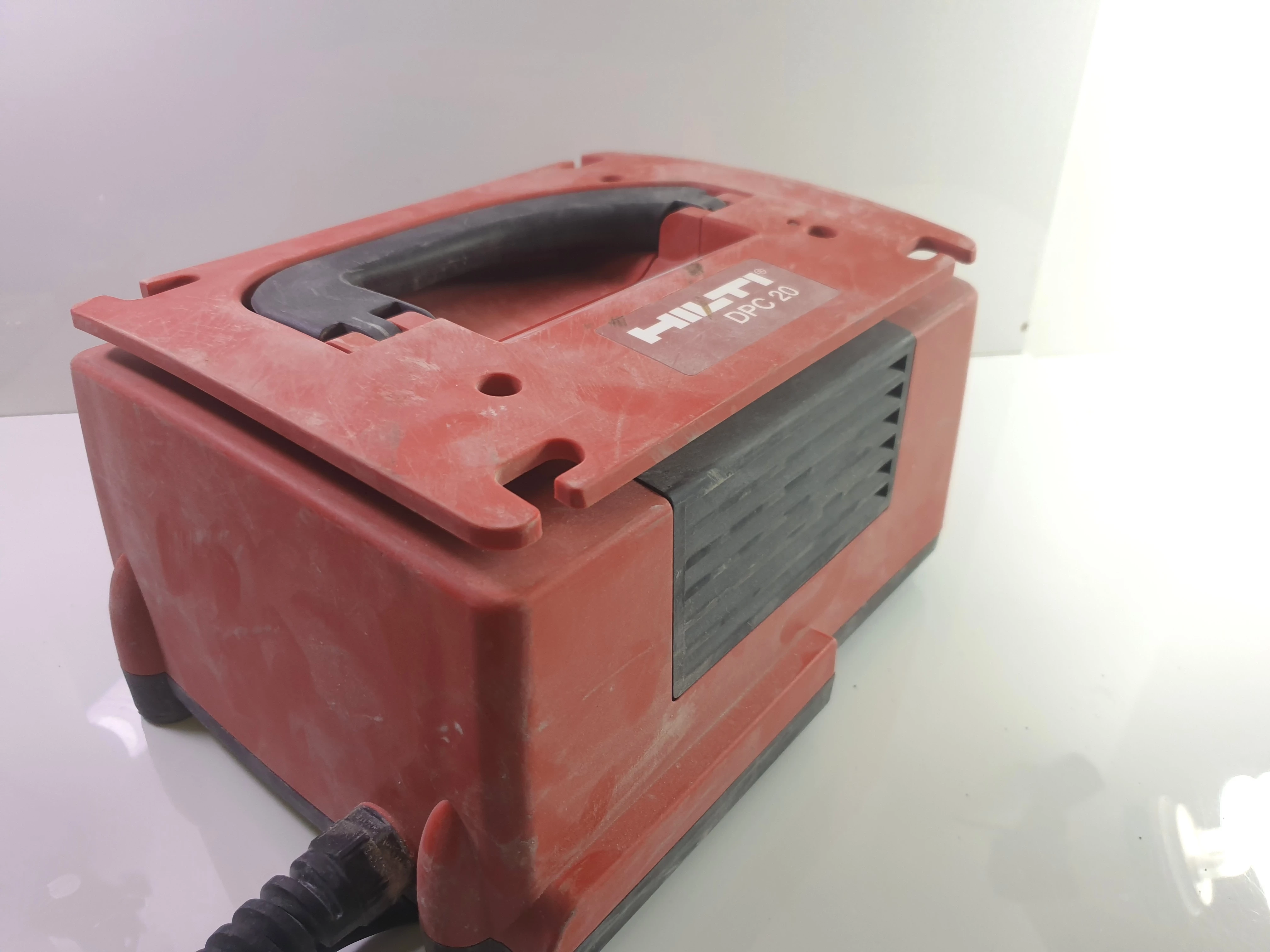 szlifierka-do-betonu-hilti-dg150-z-przetwornica-rodzaj-zasilania-sieciowe