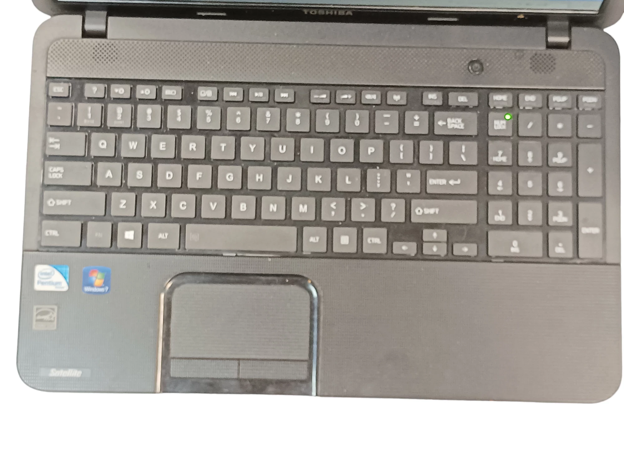 laptop-toshiba-satellite-c850-12r-przekatna-ekranu-156