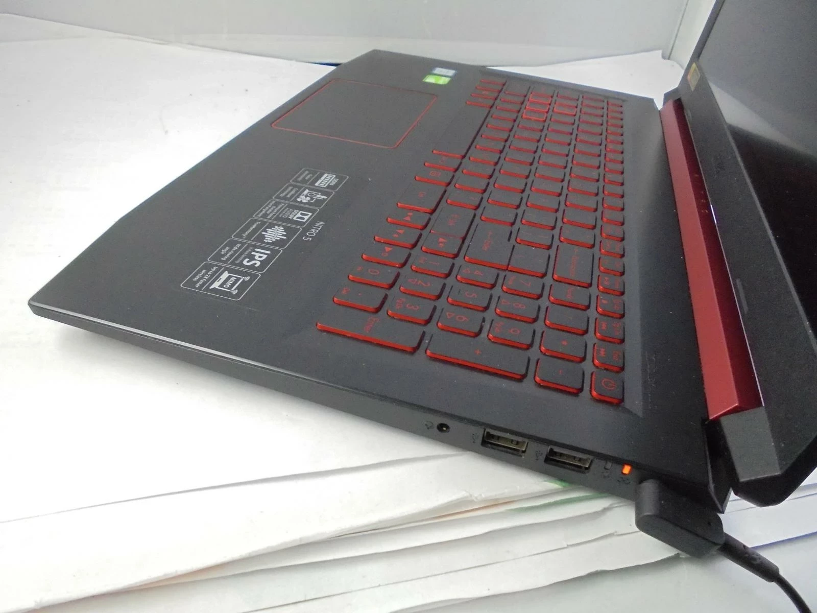 laptop-acer-nitro-5-an515-31-i5-8250u-8gb-1tb-geforce-mx150-liczba-rdzeni-procesora-4