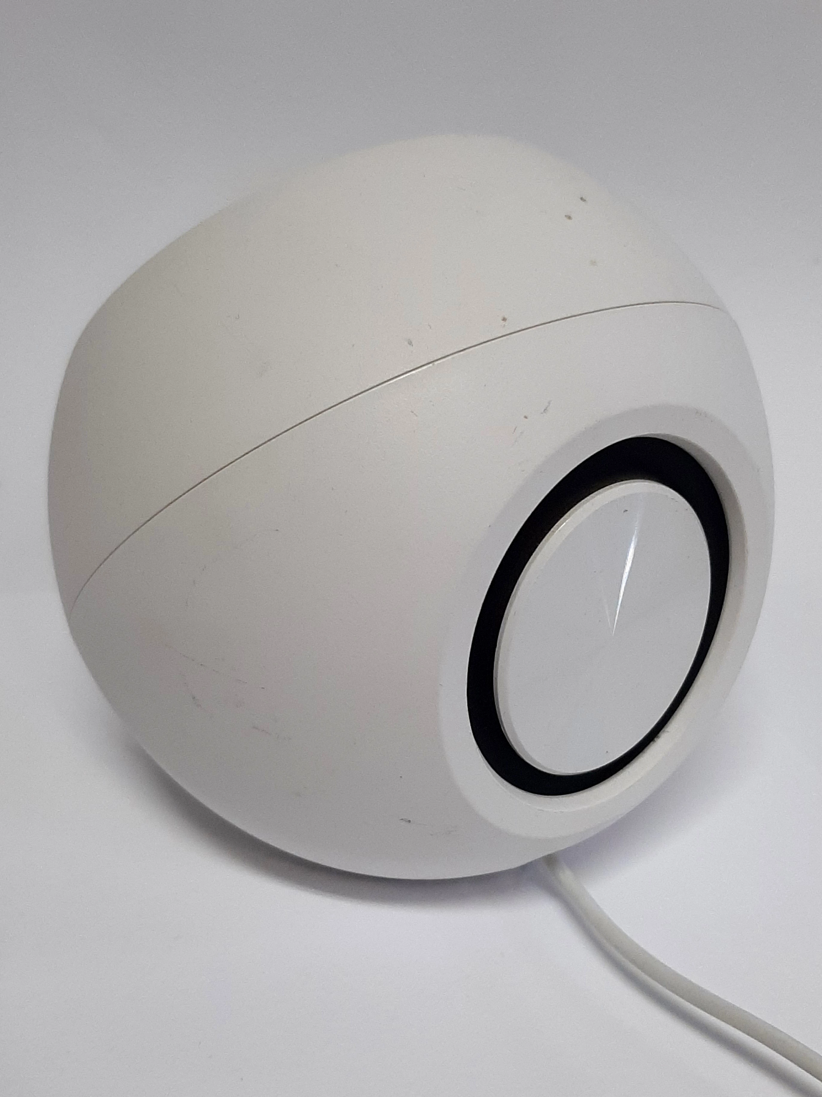 glosniki-creative-pebble-20-biale-marka-creative