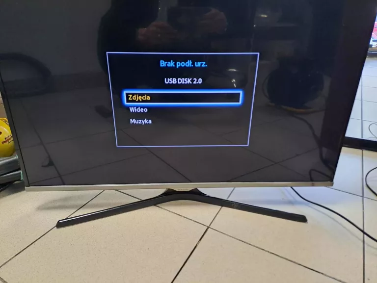 TELEWIZOR SAMSUNG UE32J5100 + PILOT + KABEL