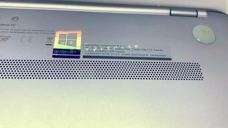 ASUS ZENBOOK UM431D 14 AMD RYZEN 7 16 GB / 512 G