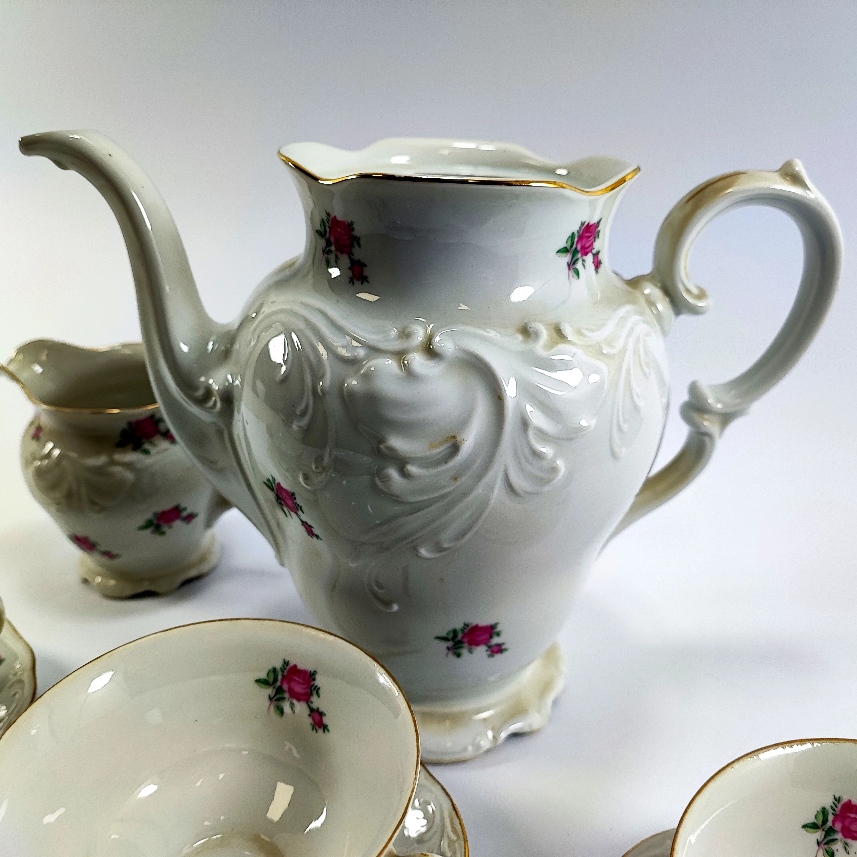 serwis-kawowy-walbrzych-porcelana-elementy-zestawu-dzbanek