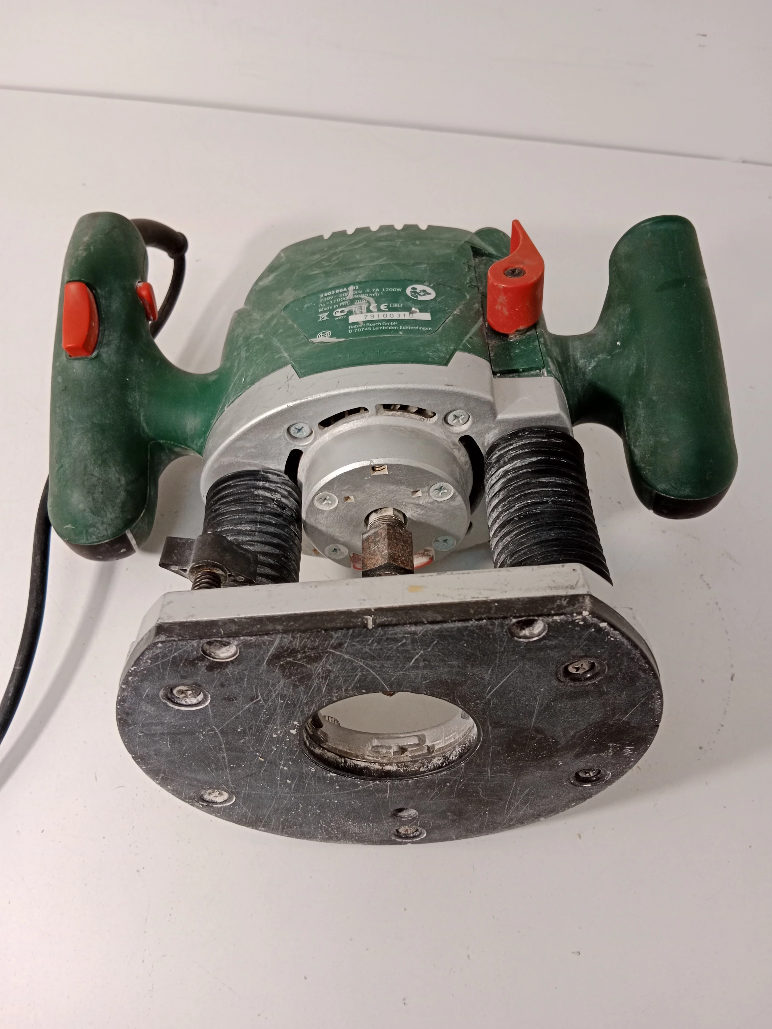 frezarka-bosch-pof-1200-ae-1200w-marka-bosch