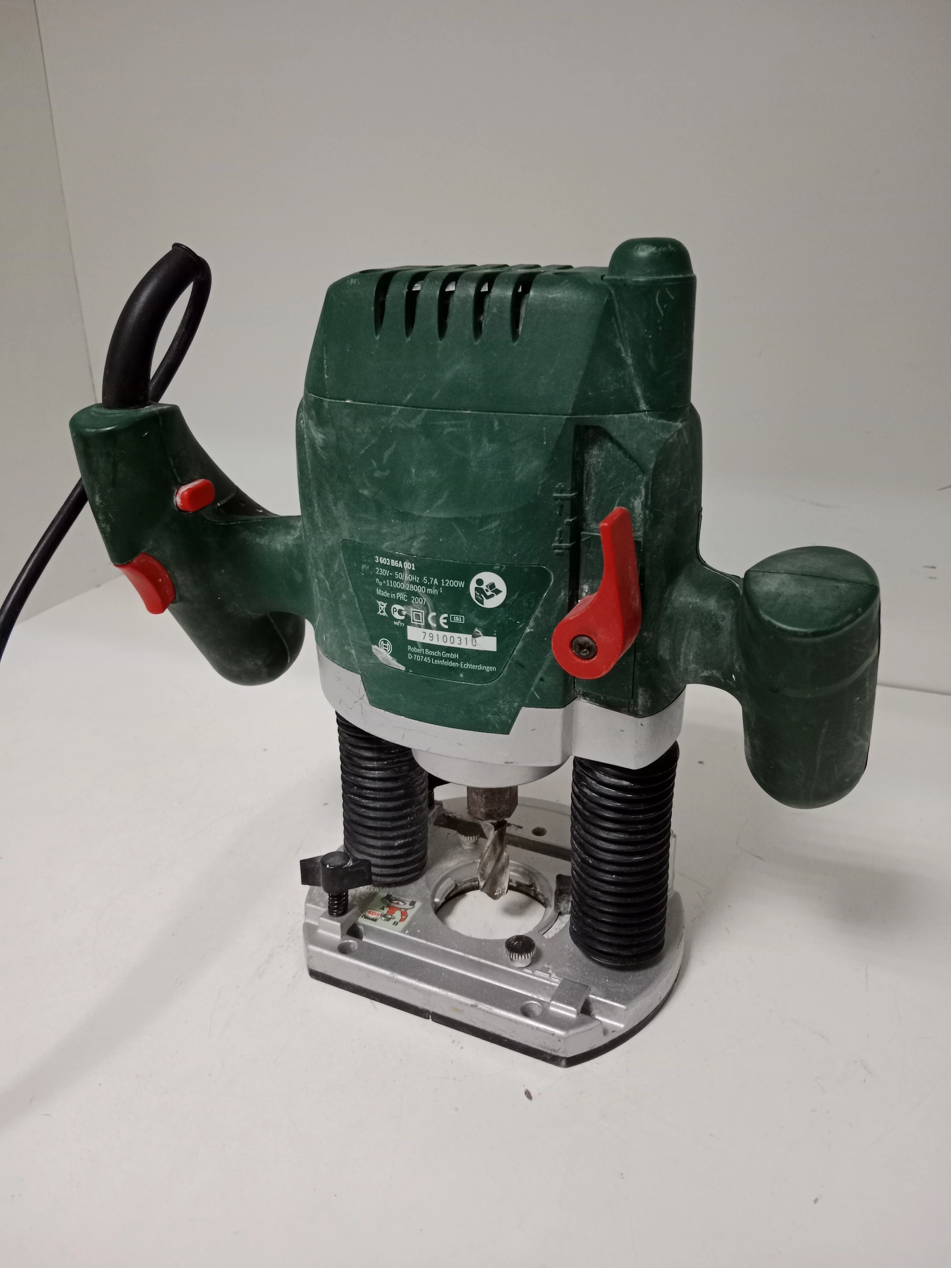 frezarka-bosch-pof-1200-ae-1200w-kod-producenta-060326a100