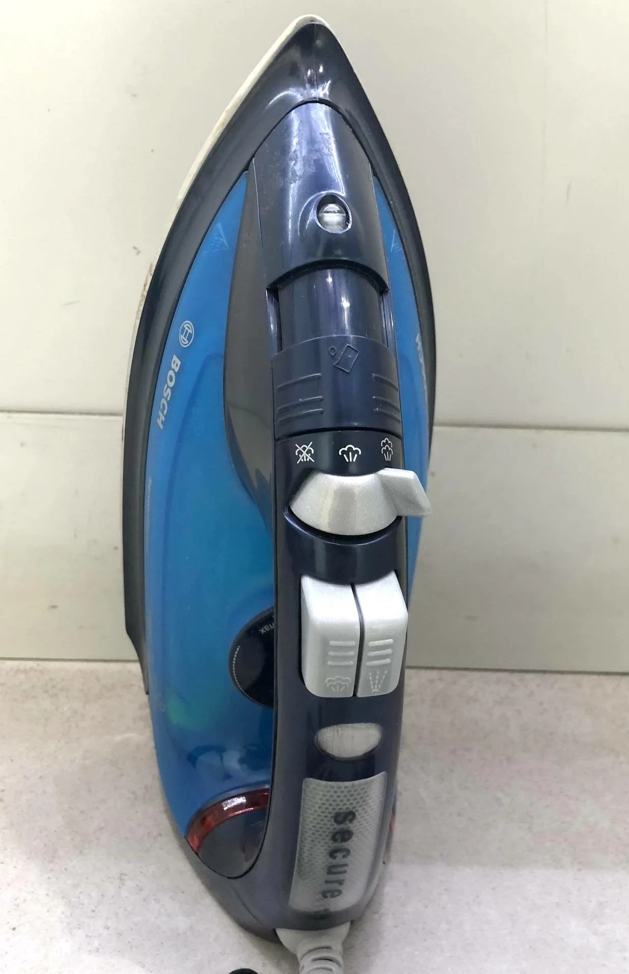 zelazko-bosch-sensor-secure-5680-2750w-ean-gtin-9785901444566