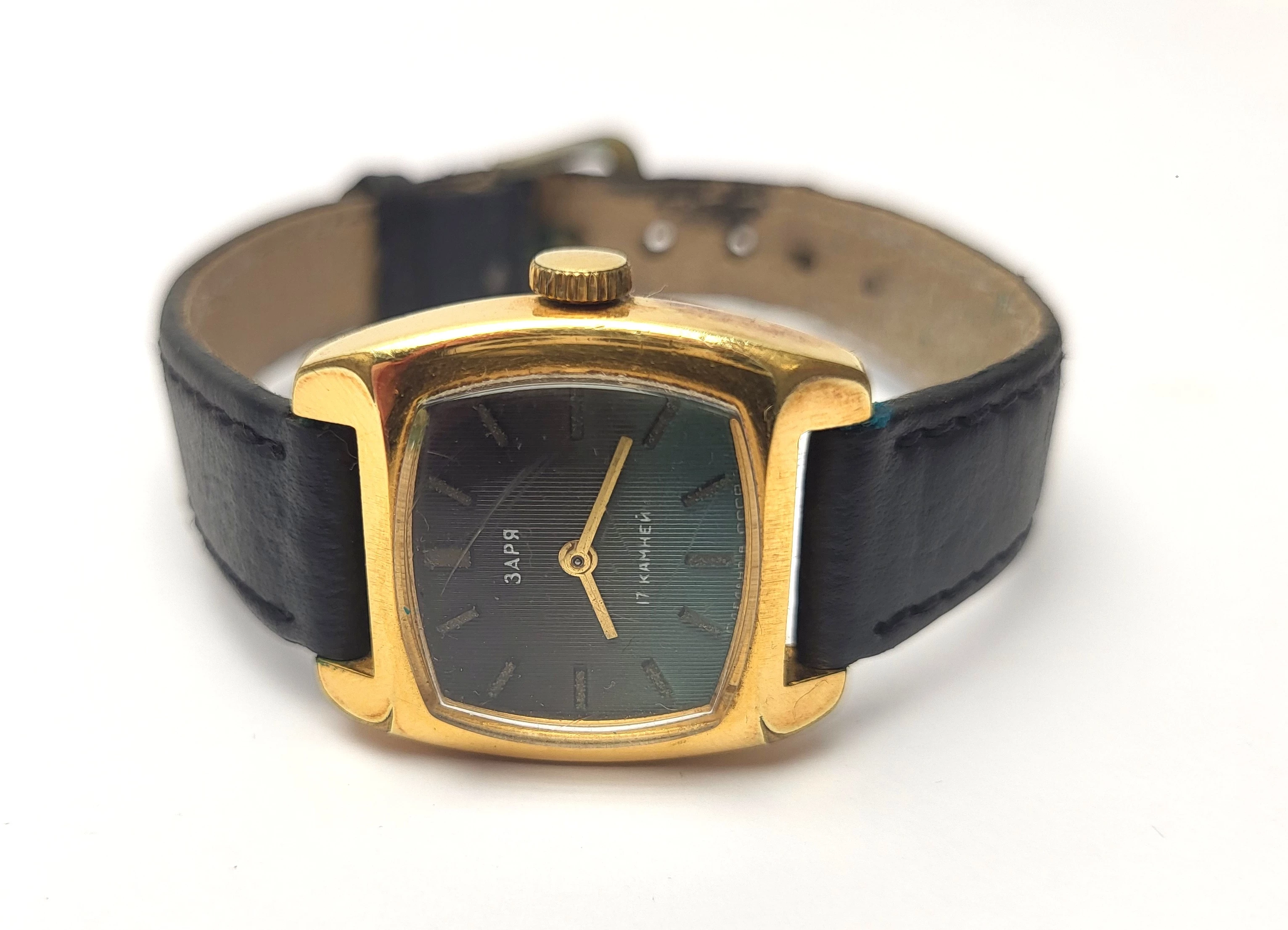 nakrecany-radziecki-zegarek-vintage-3apr-17-kamieni-mechanizm-mechaniczny