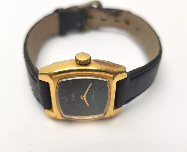 nakrecany-radziecki-zegarek-vintage-3apr-17-kamieni-ksztalt-koperty-prostokatna