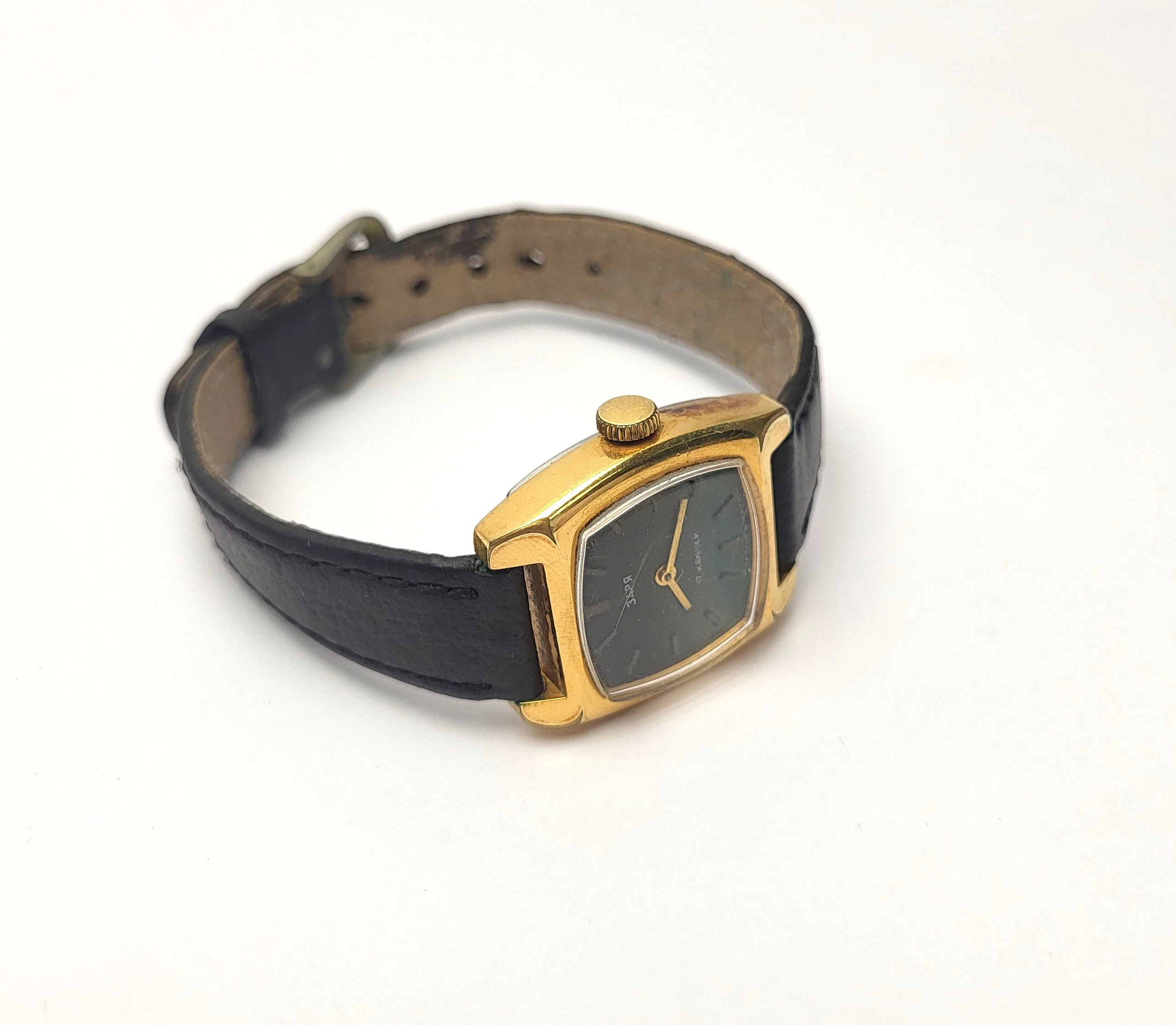 nakrecany-radziecki-zegarek-vintage-3apr-17-kamieni-rodzaj-analogowe