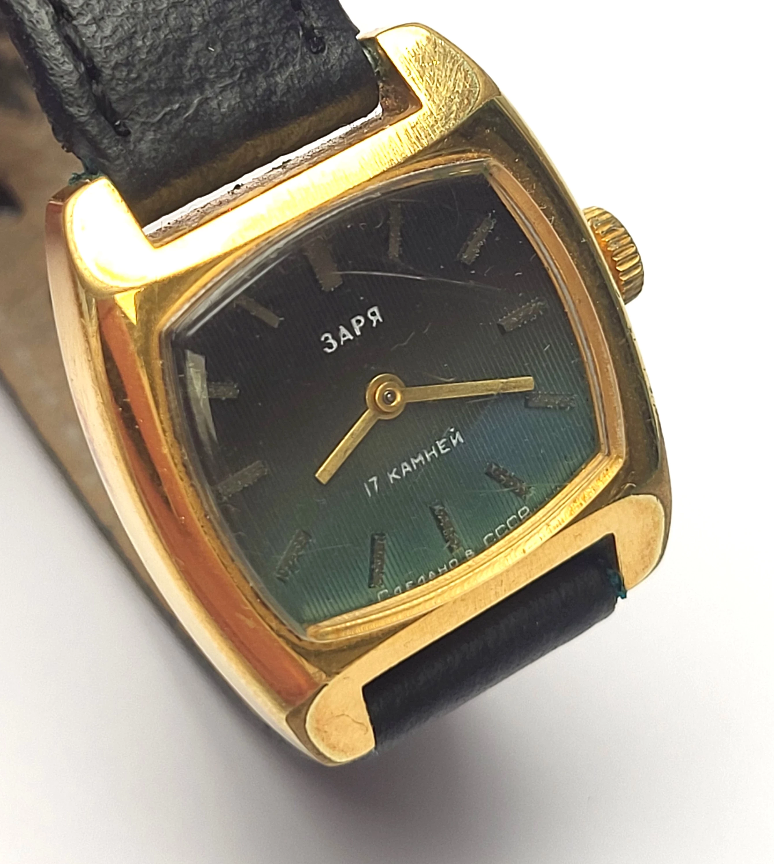nakrecany-radziecki-zegarek-vintage-3apr-17-kamieni-funkcje-brak
