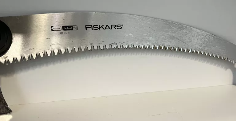 PIŁA DO GAŁĘZI DŁUGA FISKARS