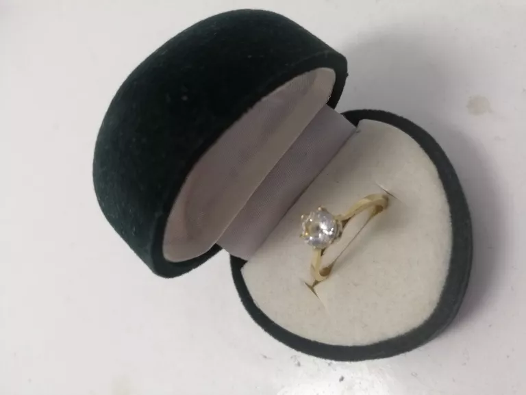 WYRÓB JUBILERSKI UŻYWANY  PIERŚCIONEK 375 /13/2,37