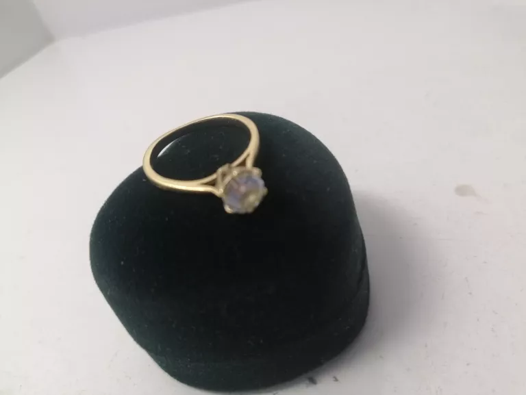 WYRÓB JUBILERSKI UŻYWANY  PIERŚCIONEK 375 /13/2,37