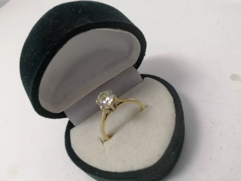 WYRÓB JUBILERSKI UŻYWANY  PIERŚCIONEK 375 /13/2,37