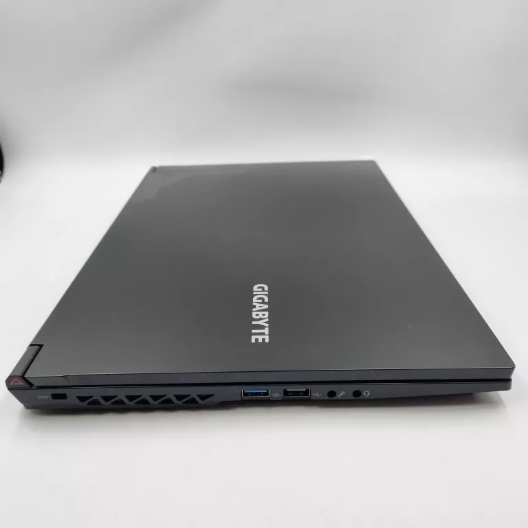 LAPTOP GIGABYTE G5 I5-12500H 16GB 512GB RTX4050 144HZ WIN11/ GW2025!