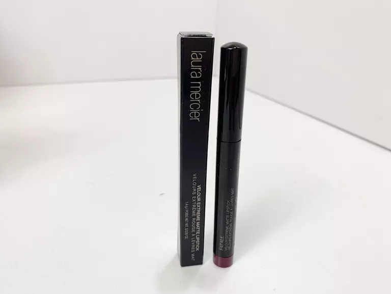 LAURA MERCIER VELOUR EXTREME MATTE LIPSTICK FATALE
