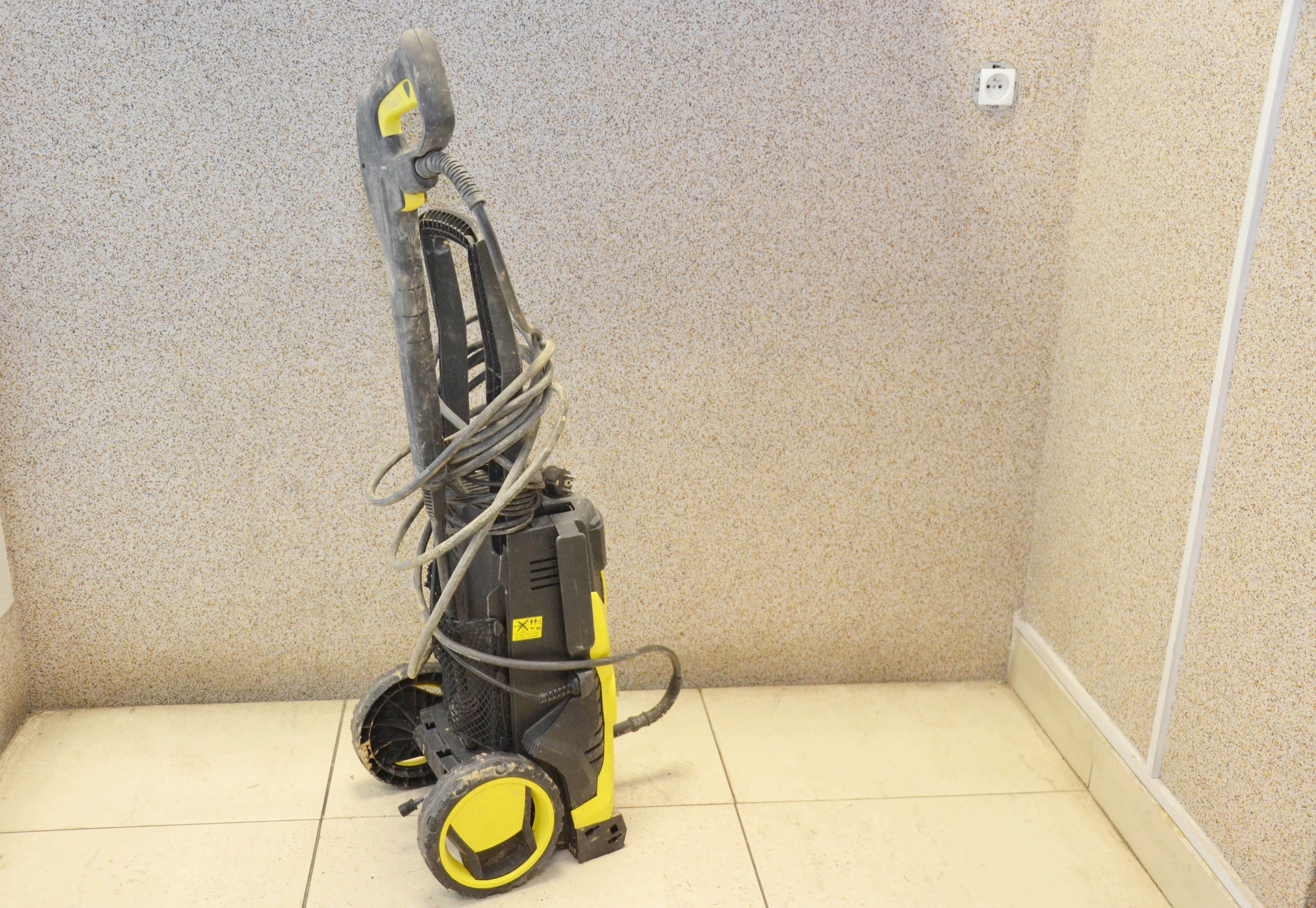 myjka-cisnieniowa-karcher-k5-basic-cisnienie-robocze-125