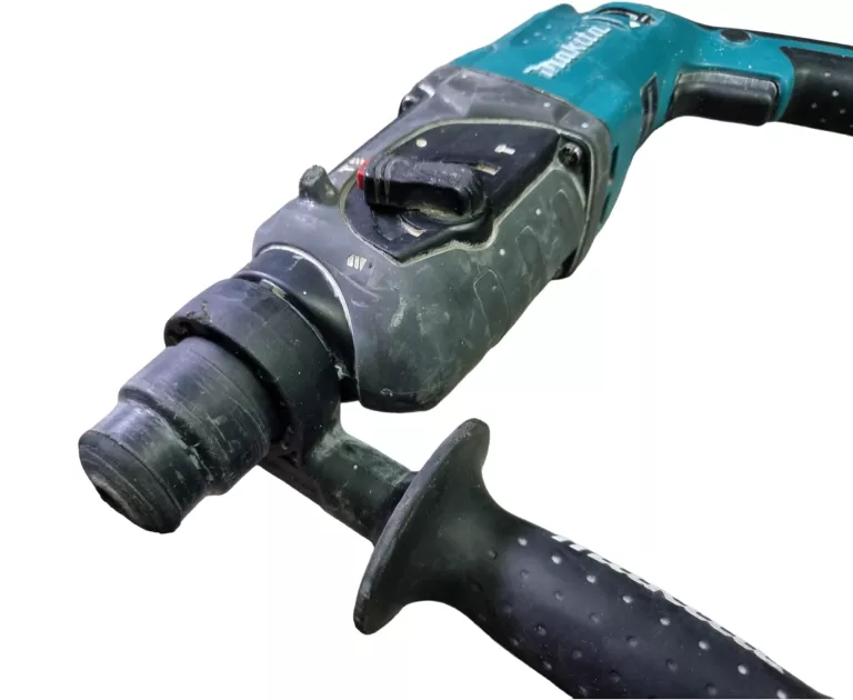 MŁOTOWIERTARKA MAKITA HR2470 780W 2,7J SDS PLUS