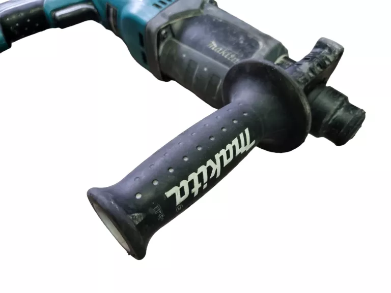 MŁOTOWIERTARKA MAKITA HR2470 780W 2,7J SDS PLUS