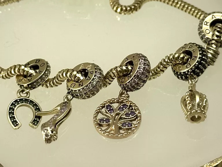 piekna-zlota-bransoletka-pandora-z-zawieszkami-1352-585-rodzaj-wyrob-jubilerski