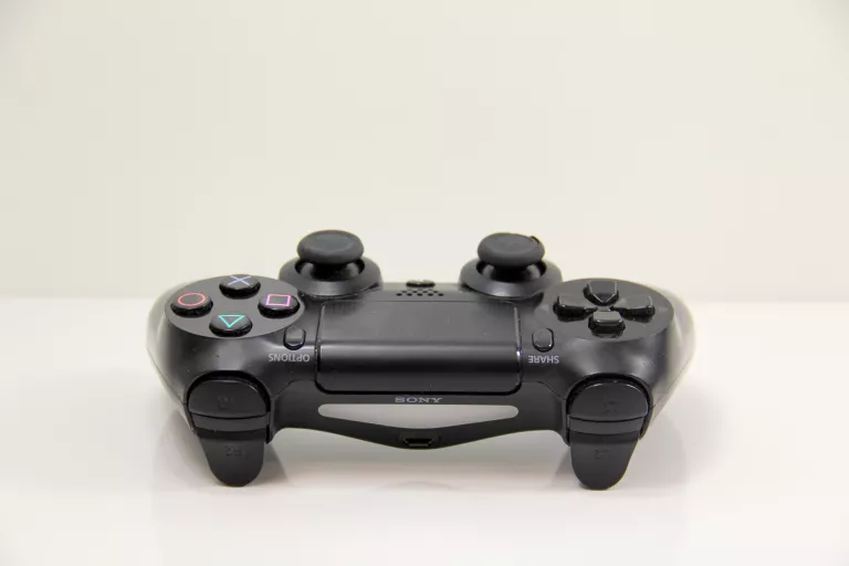 KONSOLA SONY PLAYSTATION 4 SLIM 500 G + ORGINALNY PAD + ŁADOWARKA SONY