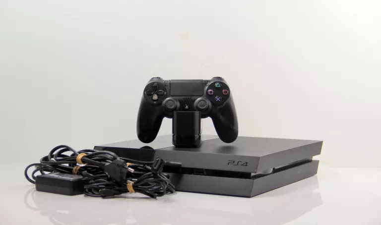 KONSOLA SONY PLAYSTATION 4 SLIM 500 G + ORGINALNY PAD + ŁADOWARKA SONY