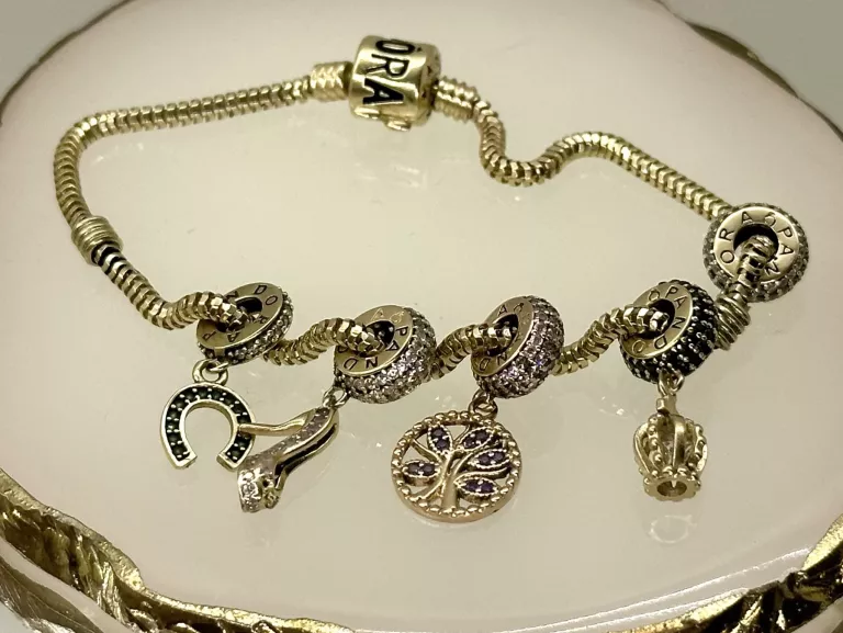 piekna-zlota-bransoletka-pandora-z-zawieszkami-1352-585-gajowa-70-wroclaw