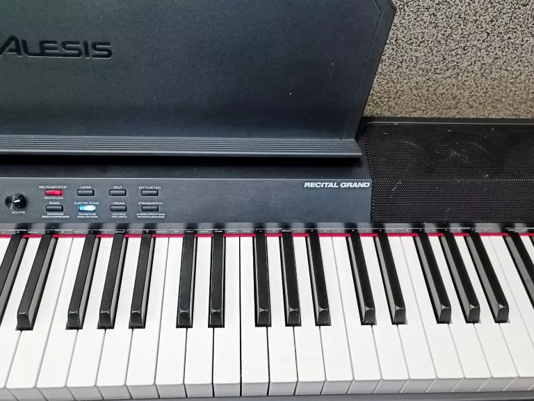 PIANINO CYFROWE ALESIS RECITAL GRANDPIANINO CYFROWE ALESIS RECITAL GRAND  