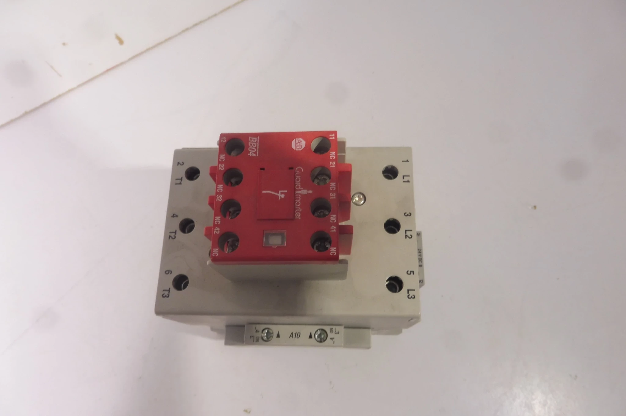 stycznik-allen-bradley-100-s-complite-device-100s-c60dj14bc100-c60d00-b10-product-id-f52eac8d-ba9d-4b95-82f6-3e6d1a3674b3