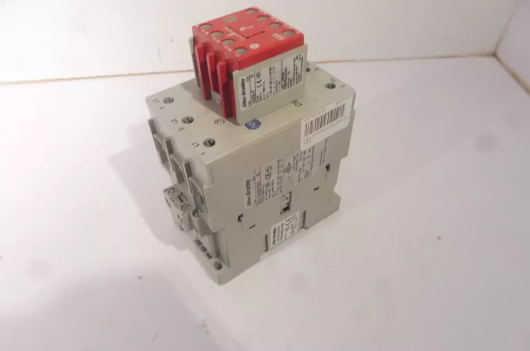 STYCZNIK ALLEN-BRADLEY 100-S COMPLITE DEVICE 100S-