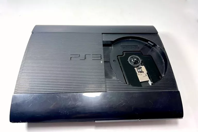 KONSOLA SONY PLAYSTATION 3 SUPER SLIM 12 GB+PAD+4 GRY+KABEL ZASILAJĄCY