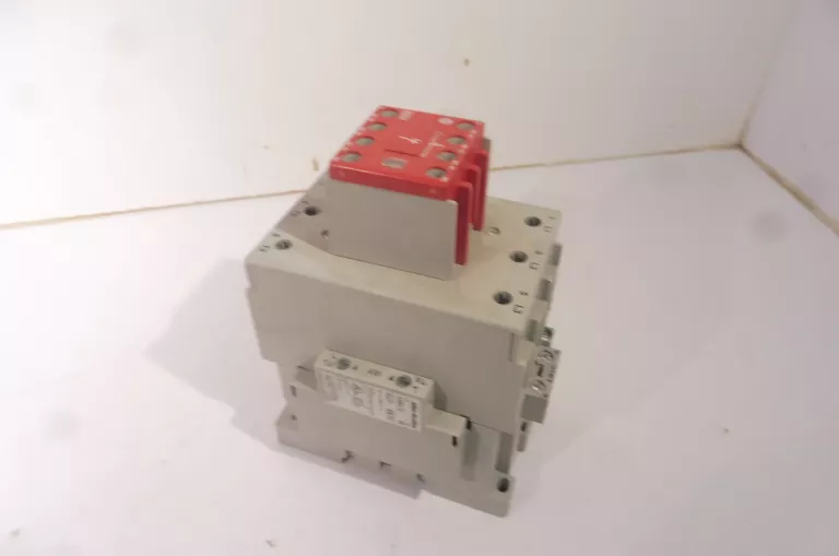 STYCZNIK ALLEN-BRADLEY 100-S COMPLITE DEVICE 100S-