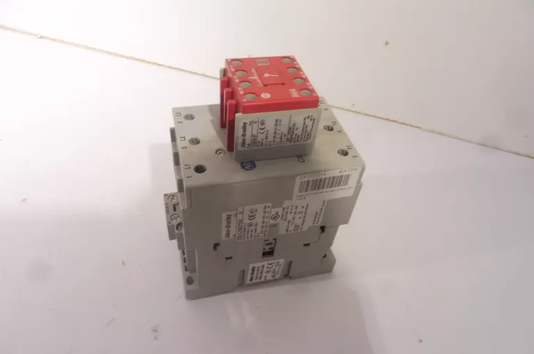 STYCZNIK ALLEN-BRADLEY 100-S COMPLITE DEVICE 100S-
