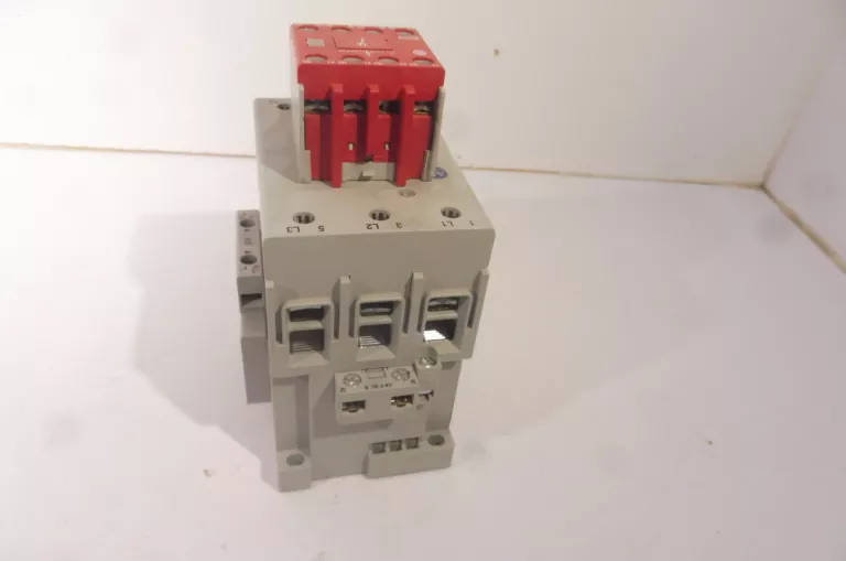 STYCZNIK ALLEN-BRADLEY 100-S COMPLITE DEVICE 100S-
