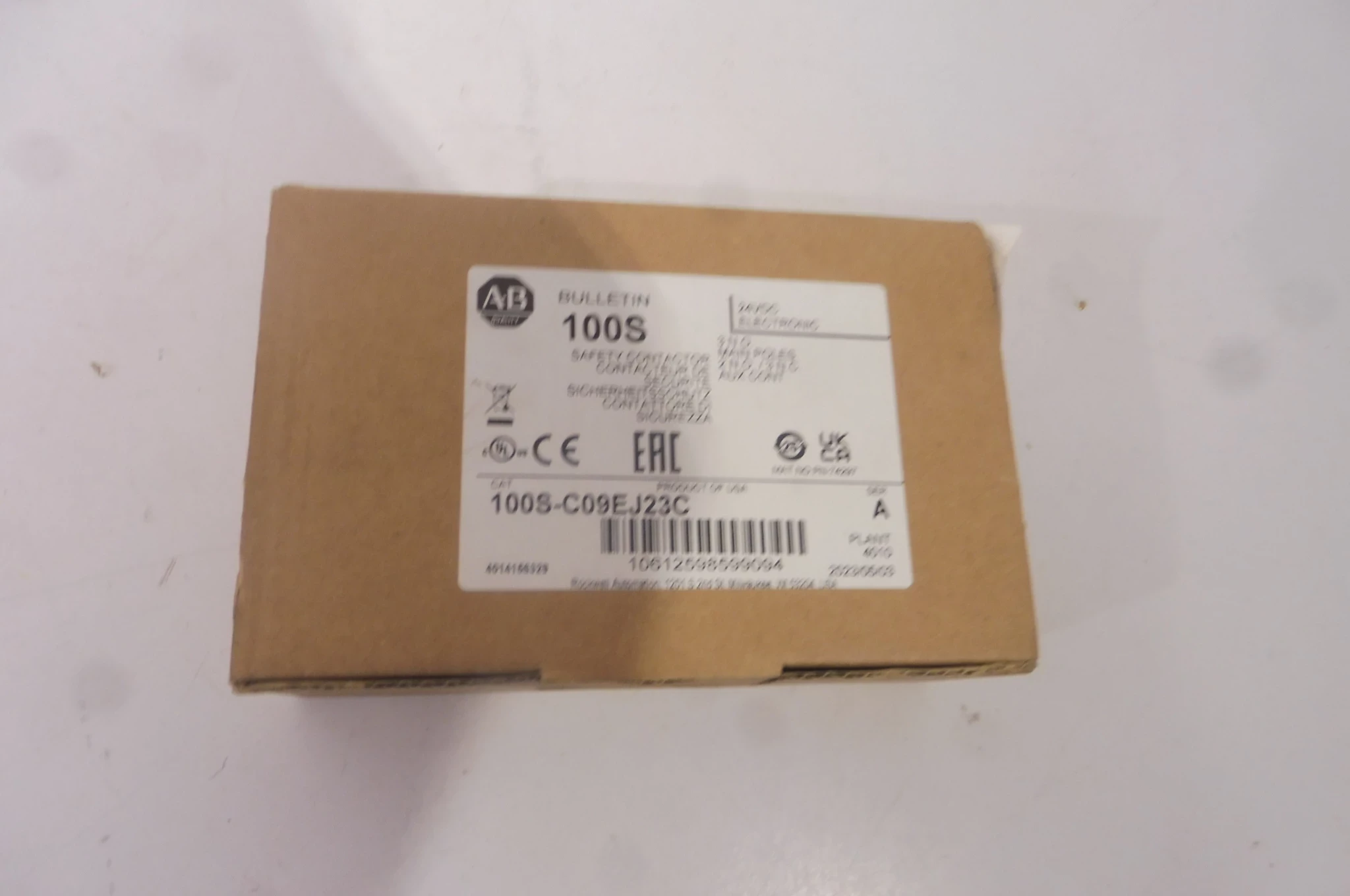 bulletin-100s-c09ej23c-stycznik-kartonik-stan-11323-2