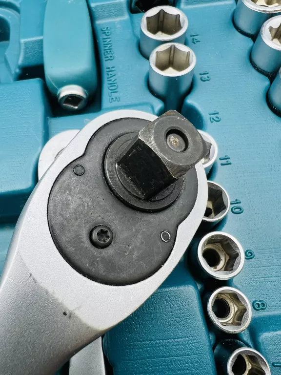 zestaw-kluczy-narzedzi-makita-p-90532-227-elementow-walizka-kod-producenta-p90532