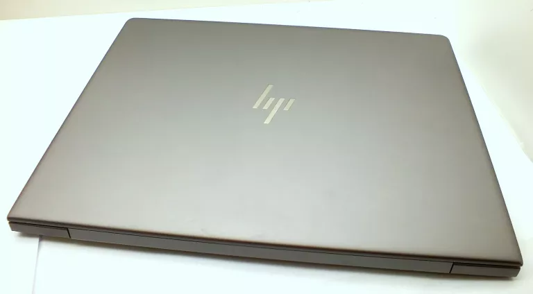 LAPTOP HP ZBOOK 14U G6 15,6" 16/256 GB WIN 11