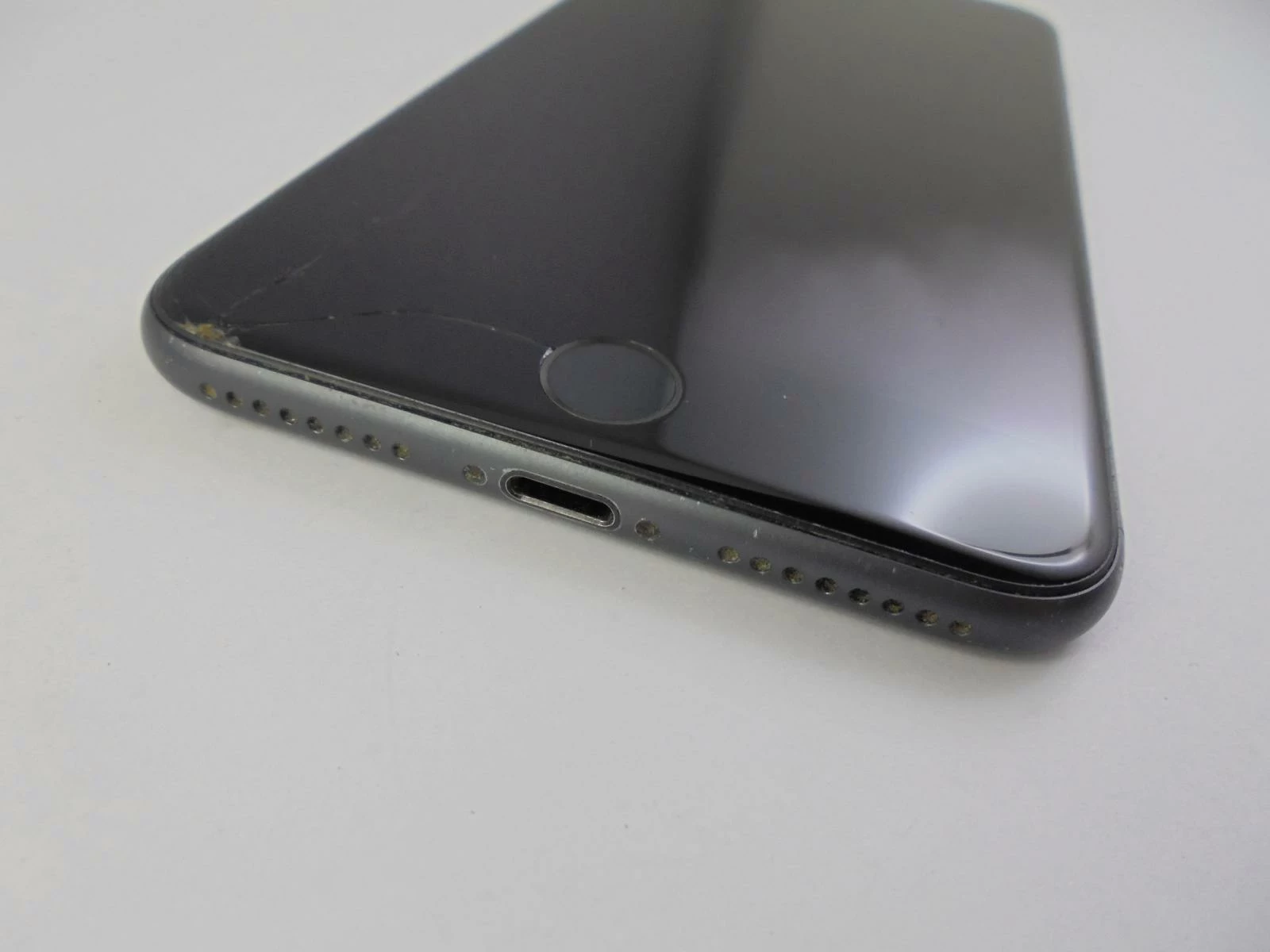 apple-iphone-8-64gb-na-czesci-icloud-opis-wbudowana-pamiec-64-gb