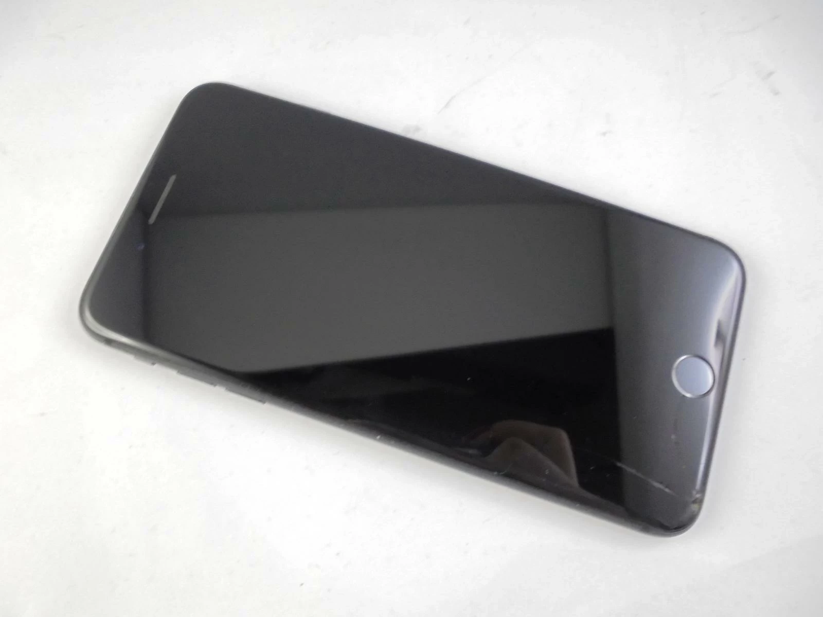 apple-iphone-8-64gb-na-czesci-icloud-opis-typ-smartfon