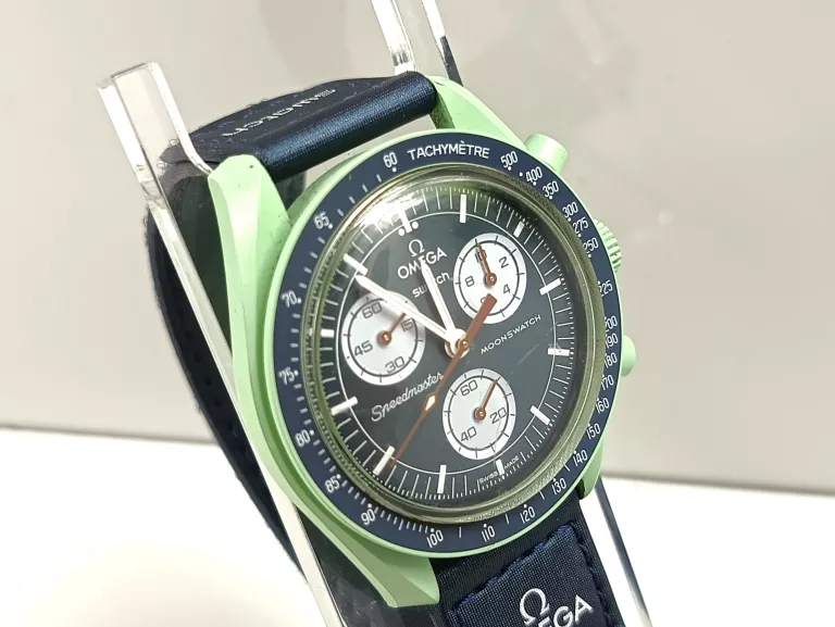ZEGAREK OMEGA X SWATCH MISSION TO EARTH SPEEDMASTER