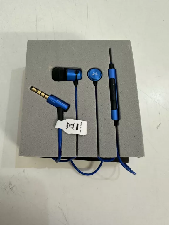 sluchawki-soundmagic-e5c-kolor-dominujacy-niebieski