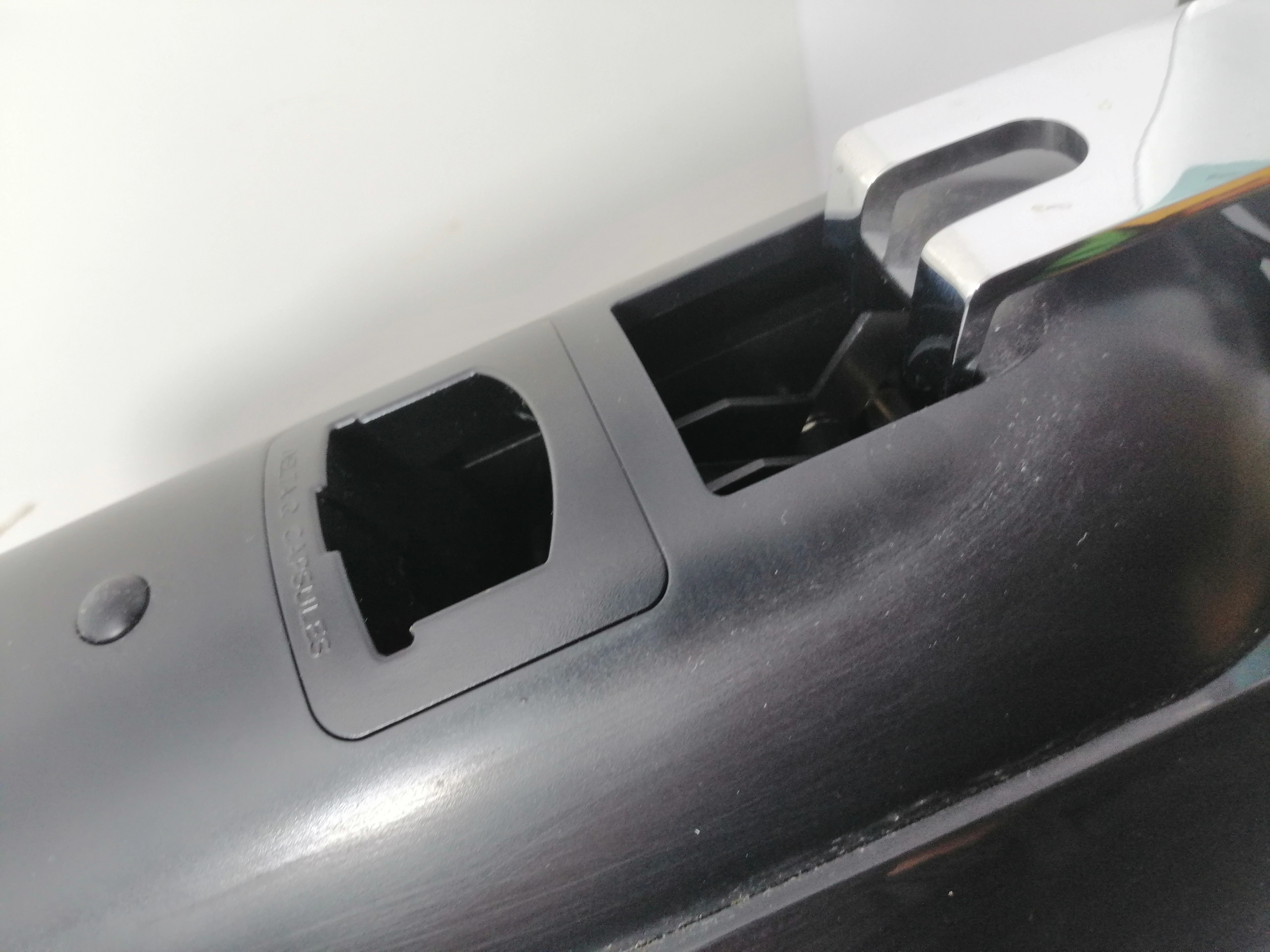 kapsulkowy-ekspres-do-kawy-delta-kolor-dominujacy-czarny