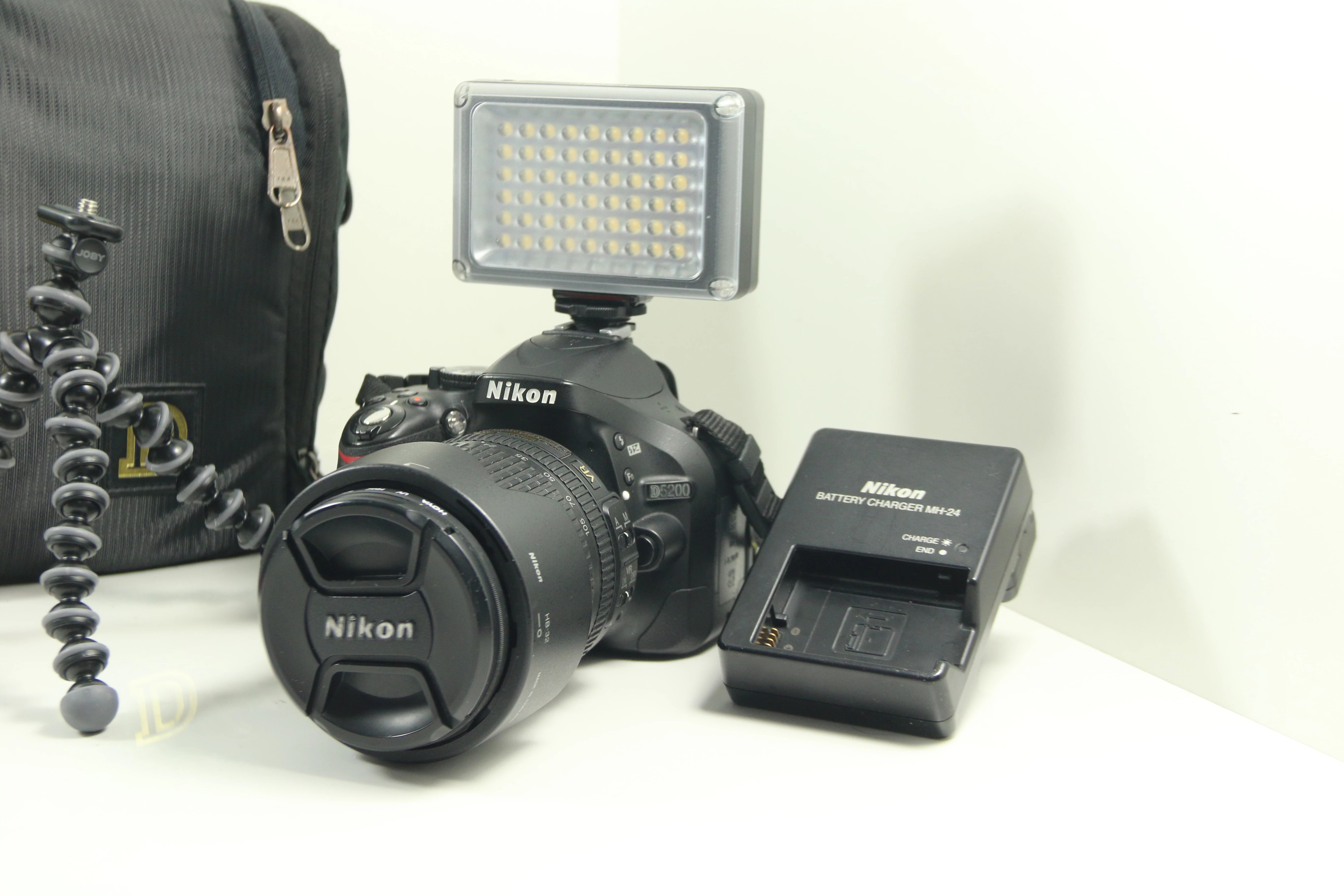 nikon-d5200-18-105-lad-lampa-torba-sd-128gb-extra-zestaw-rozmiar-matrycy-aps-c