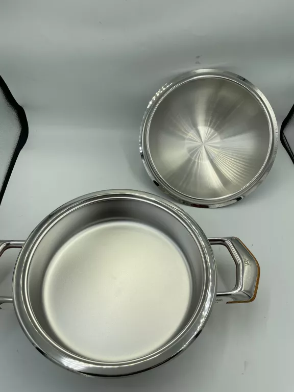 patelnia-philipiak-futuro-24cm-product-id-9b2785ce-de08-411d-b52a-461425cc9b20