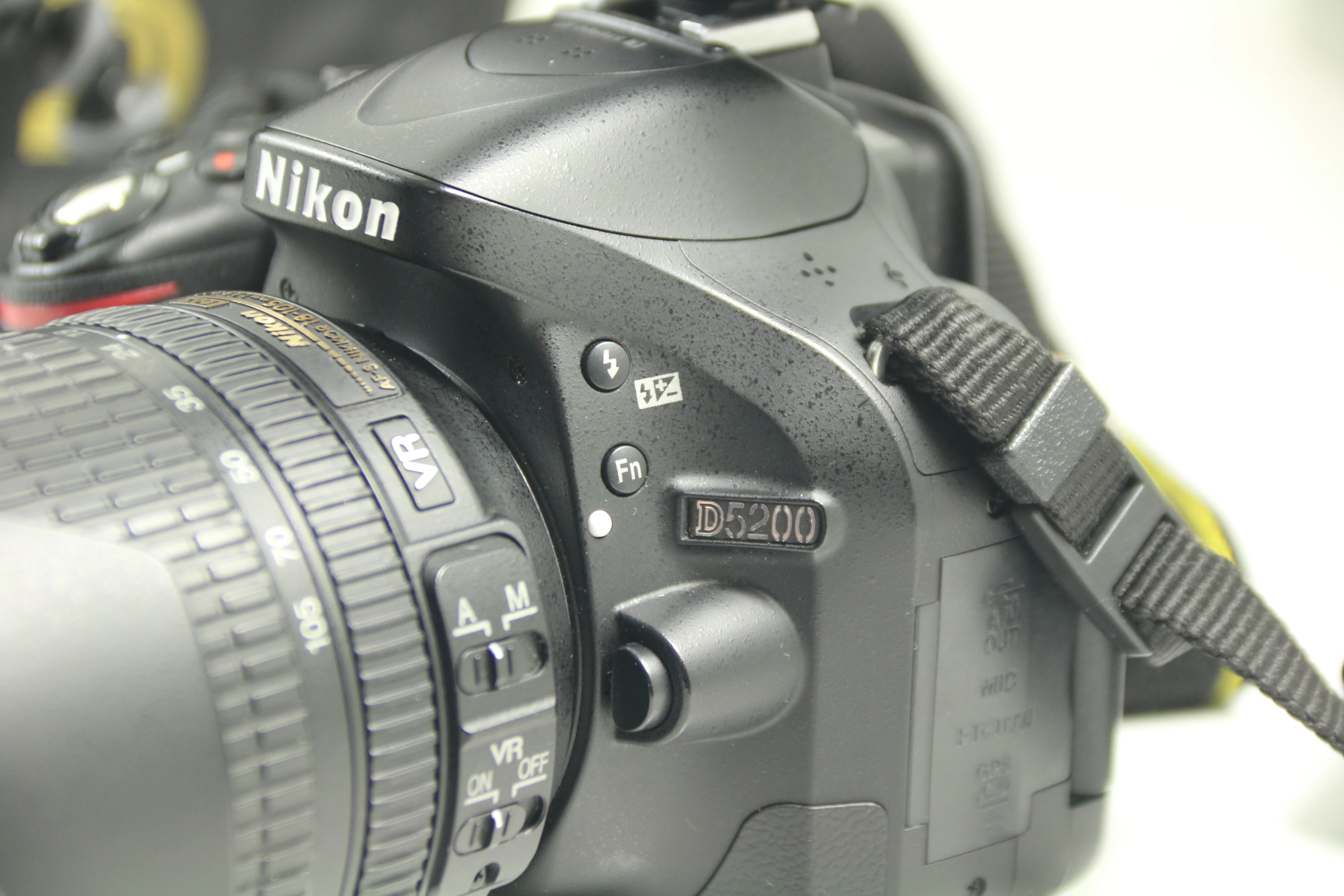 nikon-d5200-18-105-lad-lampa-torba-sd-128gb-extra-zestaw-ean-gtin-0018208937271
