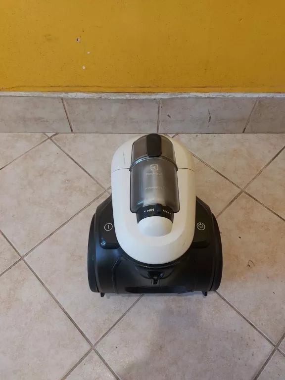 ODKURZACZ ELECTROLUX EL61H4SW